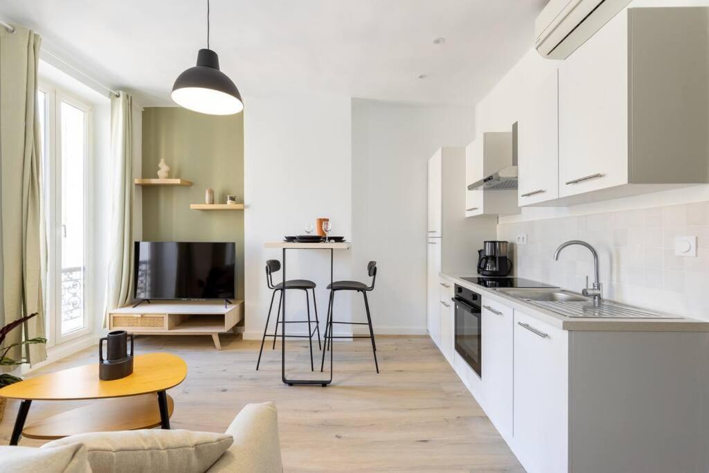 Beautiful & Modern Flat In Heart Of