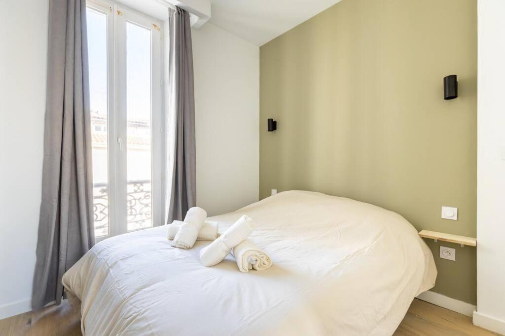 Beautiful & Modern Flat In Heart Of *